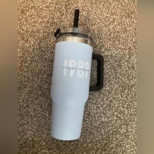 New Taylor Swift Capital One 1989 Taylor's Version Promo 40oz Drink Tumbler Rare